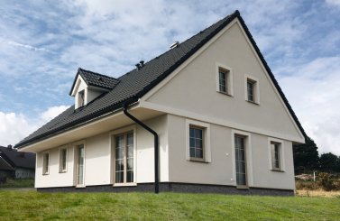 Venkovský dvoupodlažní dům 4+kk v obci Chlumek